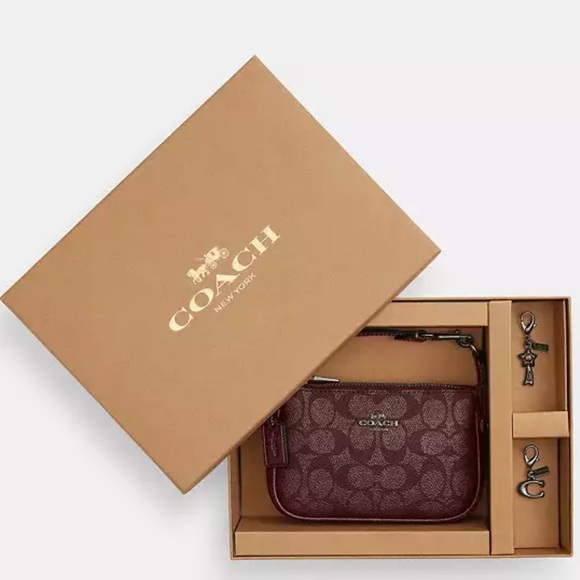 Coach Boxed Nolita Bag 15 In Signature Canvas nwt in packaging in box - Picture 3 of 8